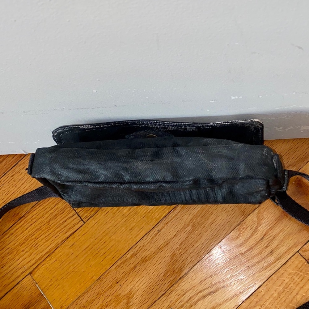 CARHARTT HAND-PAINTED ESSENTIAL CROSS BODY BAG - Picture 14 of 15